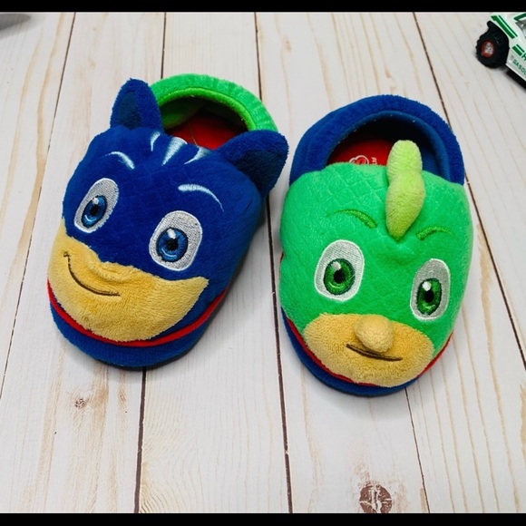 PJ Mask Light Up Sneakers 👟 and Slipper Bundle - Picture 4 of 9